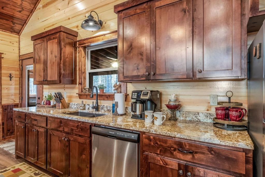Large Luxury 2Br Cabin W Hot Tub Double Trouble Was Designed For Fun Comfort And Memories Minutes From Buzzling Hochatown And Beautiful Beaver Bend State Park 브로큰보우 외부 사진