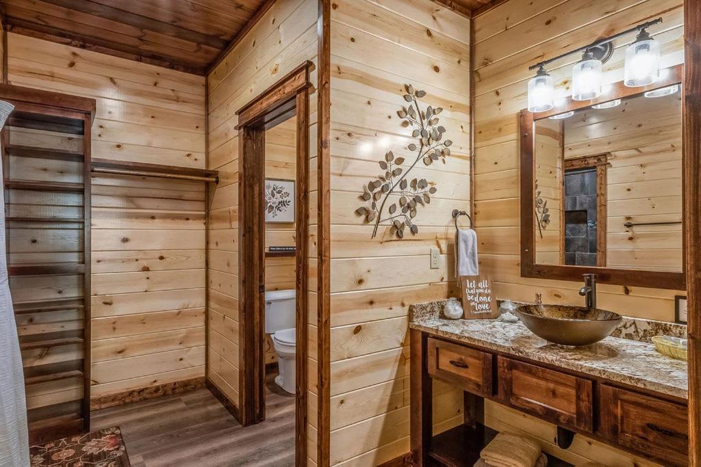 Large Luxury 2Br Cabin W Hot Tub Double Trouble Was Designed For Fun Comfort And Memories Minutes From Buzzling Hochatown And Beautiful Beaver Bend State Park 브로큰보우 외부 사진