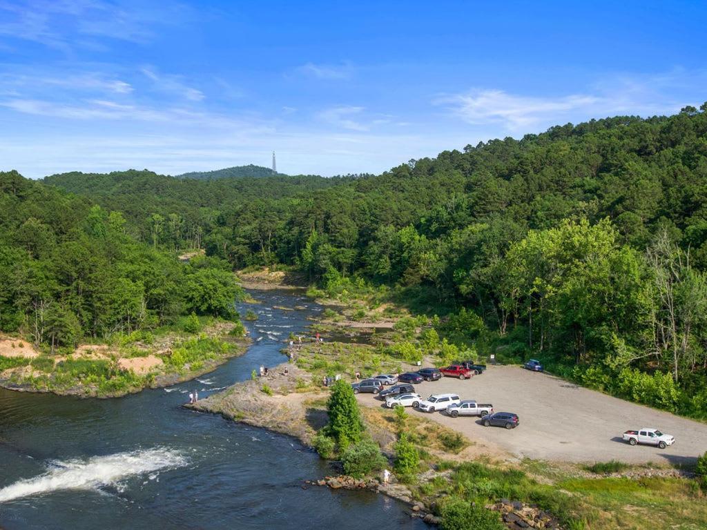 Large Luxury 2Br Cabin W Hot Tub Double Trouble Was Designed For Fun Comfort And Memories Minutes From Buzzling Hochatown And Beautiful Beaver Bend State Park 브로큰보우 외부 사진