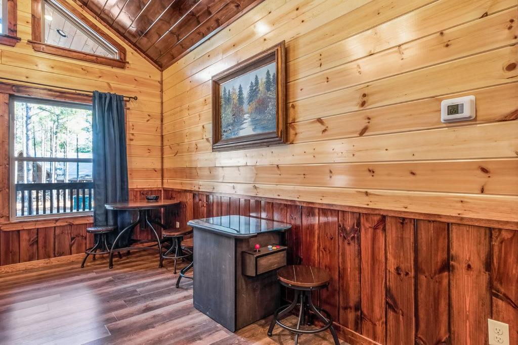 Large Luxury 2Br Cabin W Hot Tub Double Trouble Was Designed For Fun Comfort And Memories Minutes From Buzzling Hochatown And Beautiful Beaver Bend State Park 브로큰보우 외부 사진